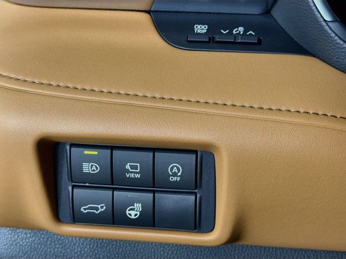 New 2026 Toyota Highlander Platinum AWD/4WD image 14