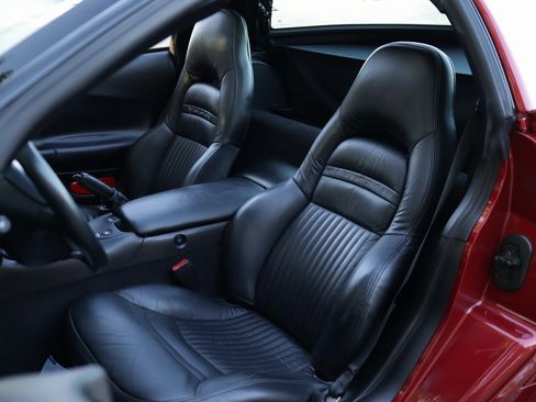 Used 2002 Chevrolet Corvette Coupe w/ Preferred Equipment Group2 image 23