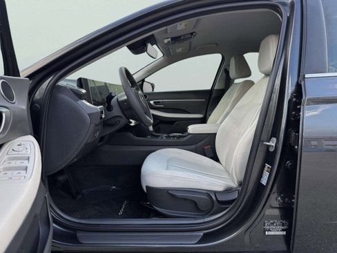 Used 2025 Hyundai Sonata SE image 17