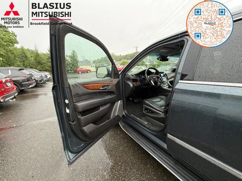 Used 2019 Cadillac Escalade ESV Luxury AWD/4WD image 24