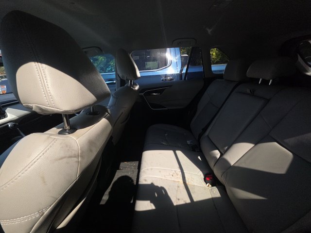 Used 2021 Toyota RAV4 XLE FWD image 9