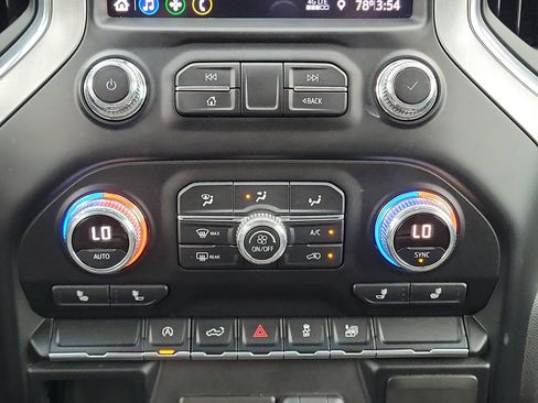 Used 2021 GMC Sierra 1500 SLE image 18