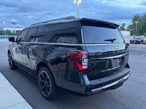 Used 2023 Ford Expedition Max Limited RWD image 4