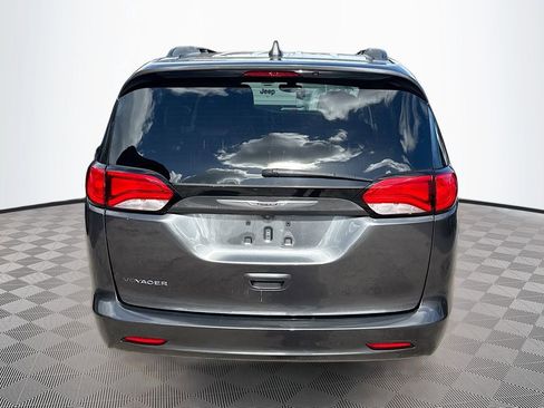 Used 2021 Chrysler Voyager Lxi image 7
