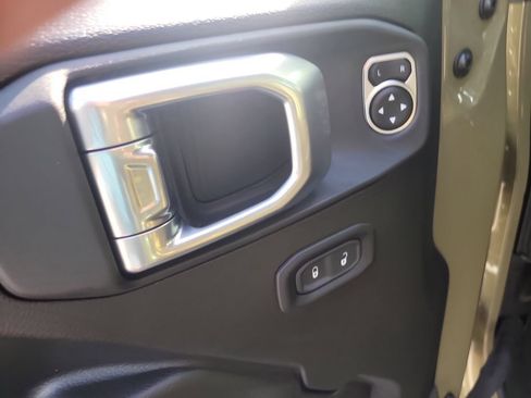 New 2026 Jeep Gladiator Willys AWD/4WD image 17