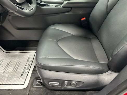 Used 2025 Toyota Grand Highlander FWD image 13