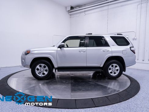 Used 2021 Toyota 4Runner SR5 Premium image 30