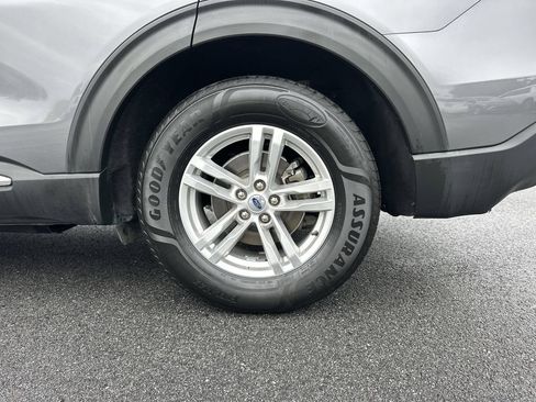 Used 2022 Ford Explorer XLT w/ Equipment Group 202A RWD image 24