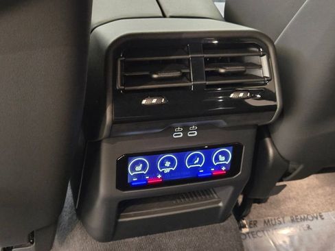 Used 2025 BMW M5 Touring image 21