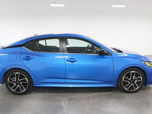 Used 2025 Nissan Sentra SR FWD image 11
