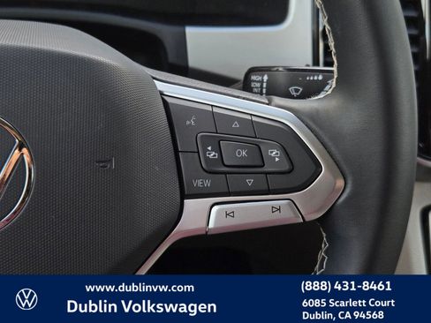 Used 2023 Volkswagen Atlas SE w/ Panoramic Sunroof Package FWD image 21