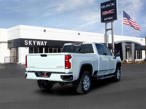 Used 2024 Chevrolet Silverado 2500 High Country w/ High Country Premium Package image 4