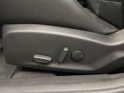 Used 2018 Ford Focus ST w/ Equipment Group 402A FWD image 18