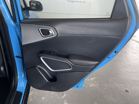 Used 2024 Kia Soul LX image 25