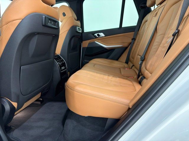 Used 2019 BMW X5 xDrive40i w/ Premium Package 2 AWD/4WD image 32