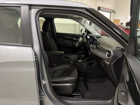 Used 2026 Chevrolet TrailBlazer LS AWD/4WD image 36