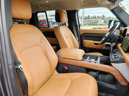 Used 2023 Land Rover Defender 130 First Edition image 17