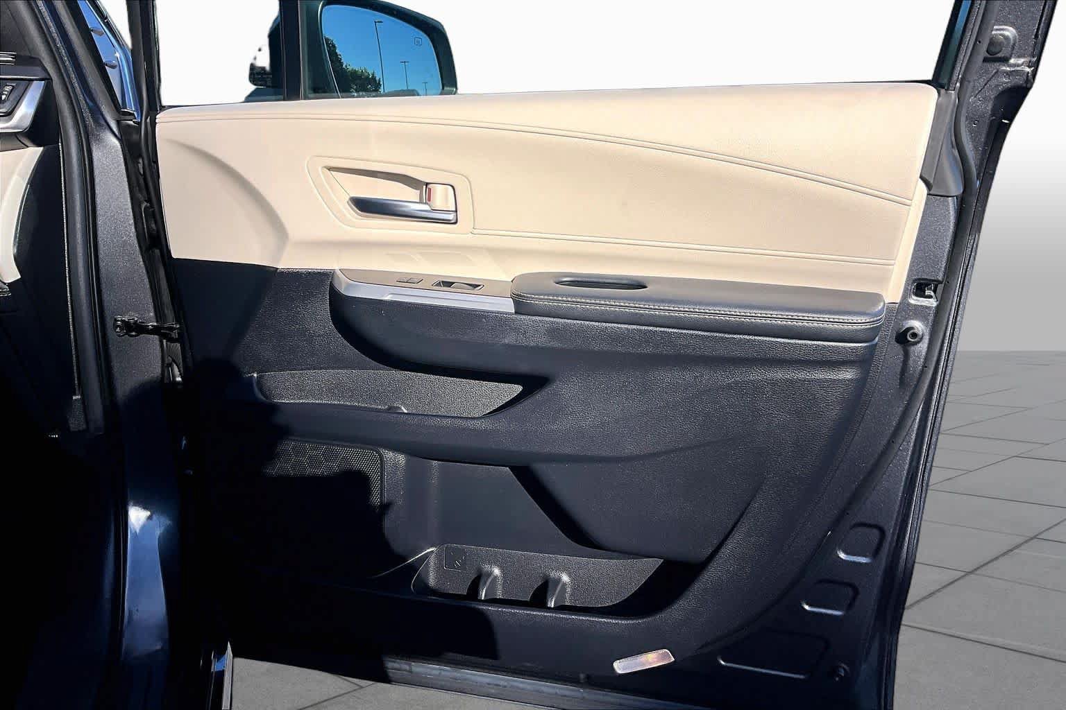 Certified 2025 Toyota Sienna Limited AWD/4WD image 22
