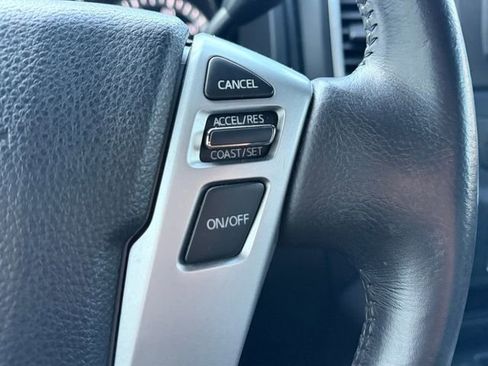 Used 2019 Nissan Titan SL w/ Midnight Edition image 8