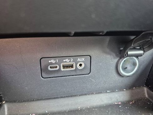 Used 2024 Nissan Altima 2.5 SV FWD image 17