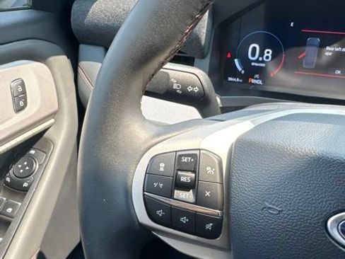 Used 2026 Ford Explorer Active AWD/4WD image 25