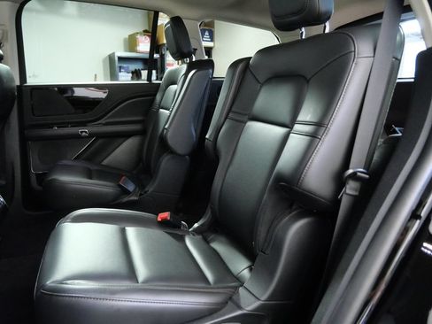 Certified 2022 Lincoln Aviator AWD w/ Premium Package image 11