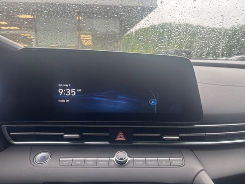 Used 2025 Hyundai Elantra SEL FWD image 21
