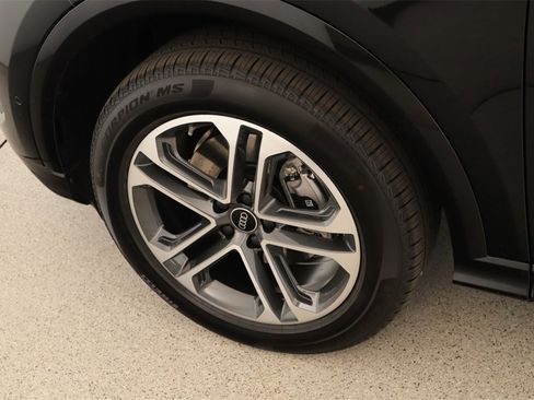 New 2025 Audi Q5 Premium image 30