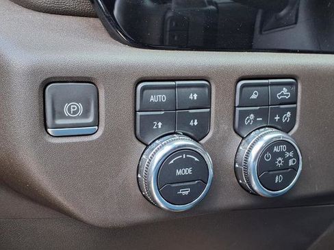 Certified 2023 GMC Sierra 1500 SLT image 14