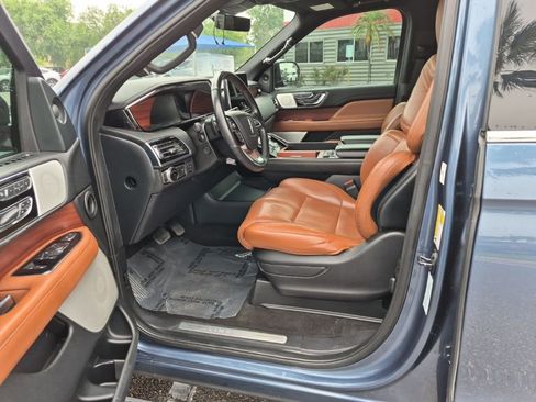 Used 2020 Lincoln Navigator L Reserve w/ Luxury Package AWD/4WD image 11