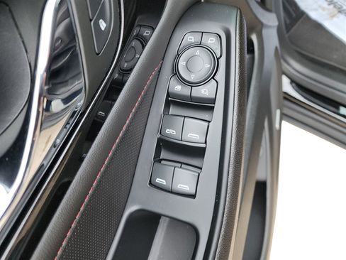 Used 2023 Chevrolet Traverse RS image 37