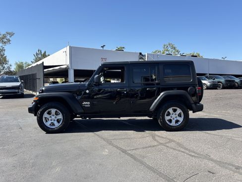 Used 2018 Jeep Wrangler Unlimited Sport S AWD/4WD image 5
