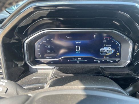 Used 2025 Chevrolet Silverado 2500 LT w/ Convenience Package AWD/4WD image 16