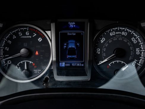 Used 2022 Toyota Tacoma TRD Off-Road image 19