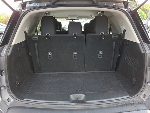 Used 2024 Nissan Pathfinder S image 27