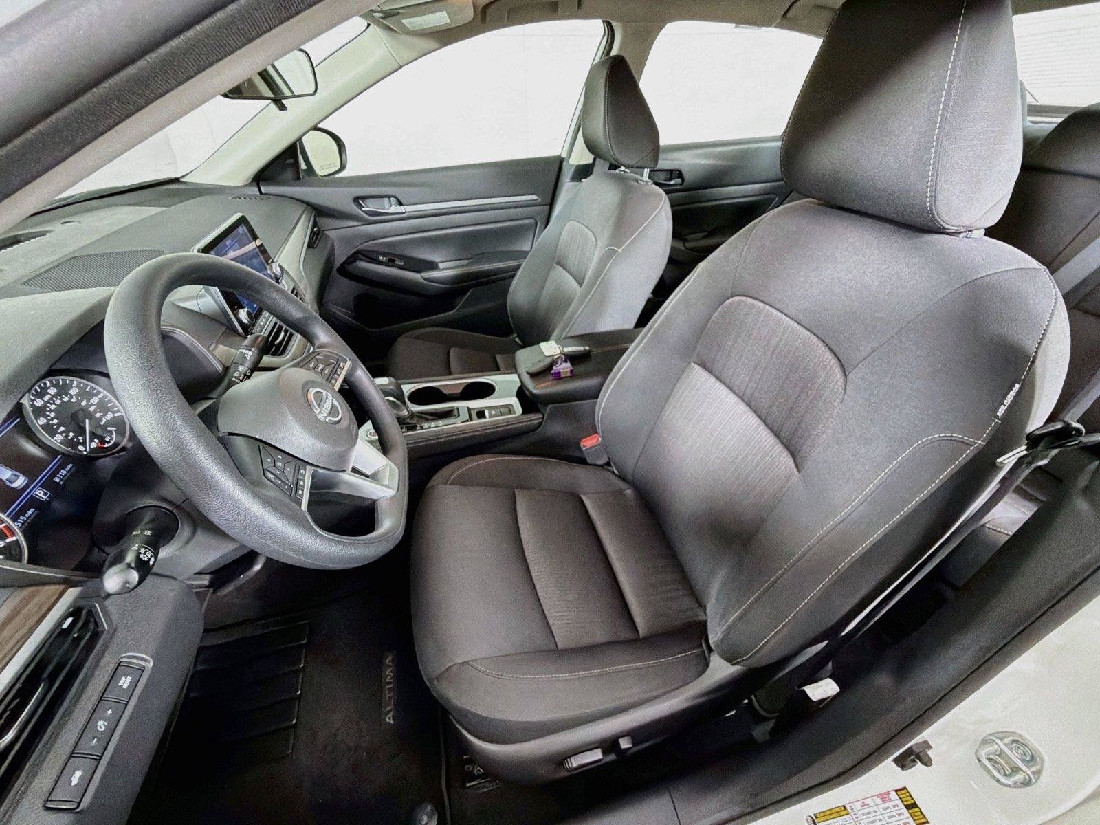 Used 2023 Nissan Altima 2.5 SV AWD/4WD image 2