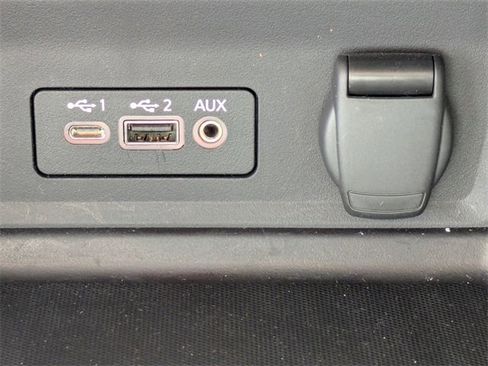 Used 2024 Nissan Sentra SR w/ Trunk Package image 25