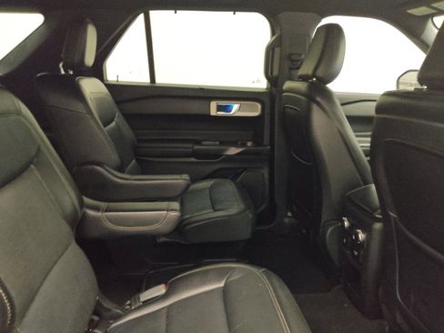 Used 2020 Ford Explorer Limited image 19