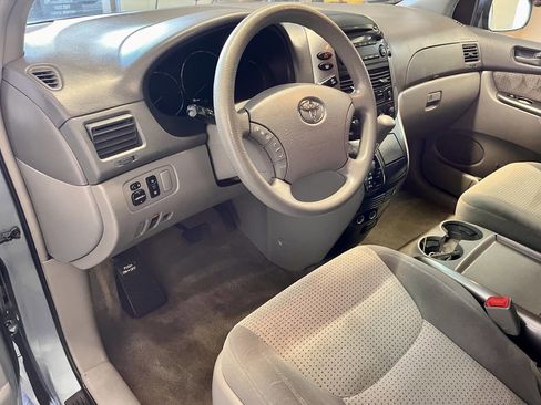 Used 2008 Toyota Sienna LE image 12