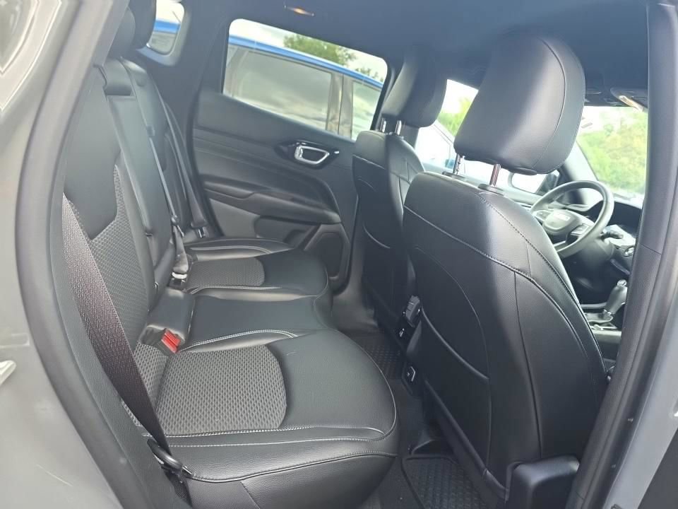Used 2023 Jeep Compass Latitude w/ Convenience Group AWD/4WD image 9