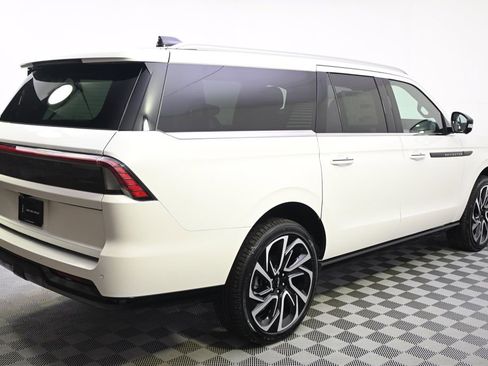 New 2026 Lincoln Navigator L Black Label AWD/4WD image 7