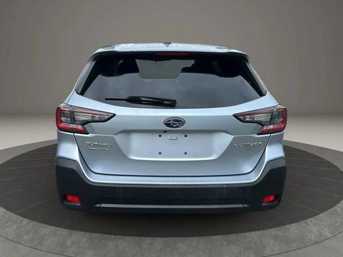 Used 2023 Subaru Outback Premium AWD/4WD image 4