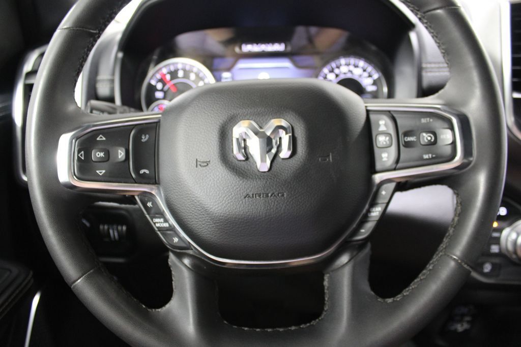 Used 2025 RAM 1500 Laramie AWD/4WD image 32