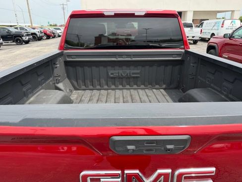 Used 2023 GMC Sierra 1500 SLT AWD/4WD image 14