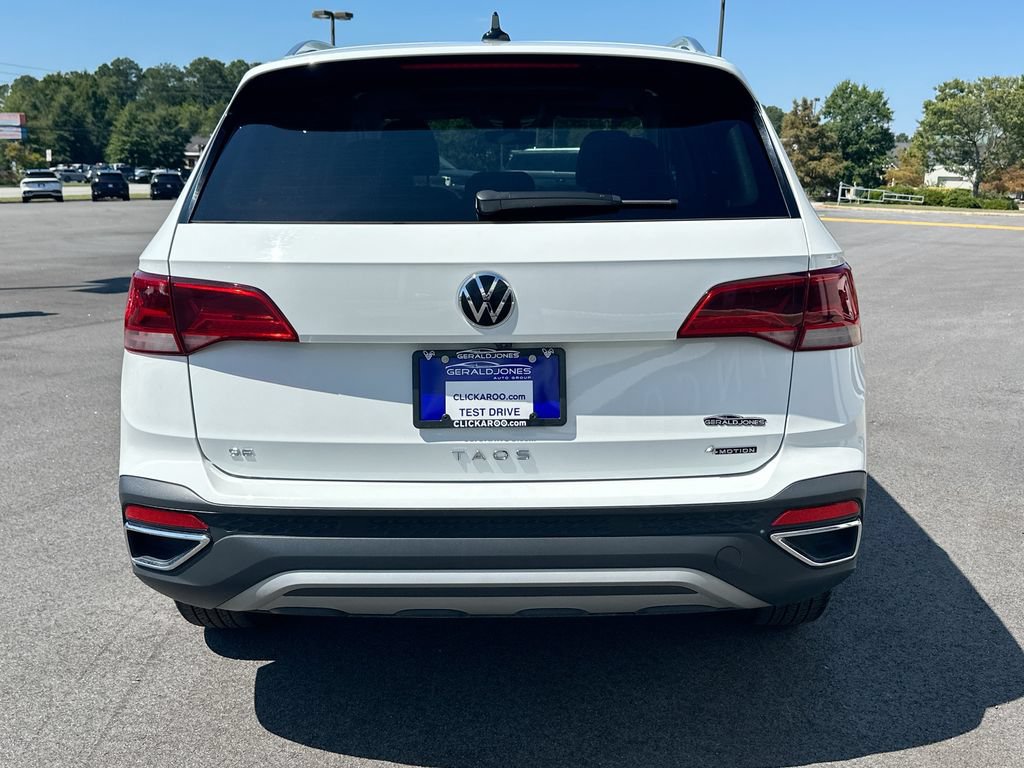 Used 2024 Volkswagen Taos SE AWD/4WD image 15