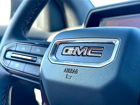 Used 2026 GMC Terrain AT4 w/ LPO, Black Badging Package AWD/4WD image 30