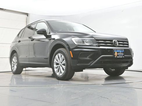 Used 2020 Volkswagen Tiguan S image 28