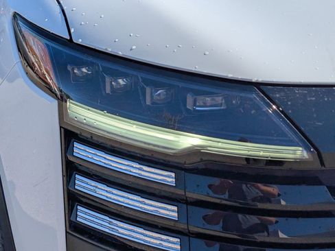 New 2026 Nissan Kicks SV w/ SV Premium Package image 9