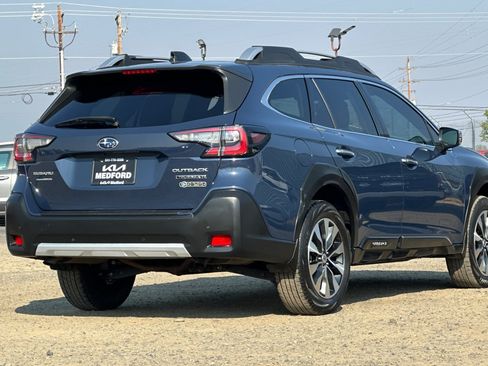 Used 2024 Subaru Outback Touring XT AWD/4WD image 4