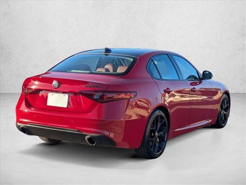 Used 2020 Alfa Romeo Giulia w/ Nero Edizione image 5